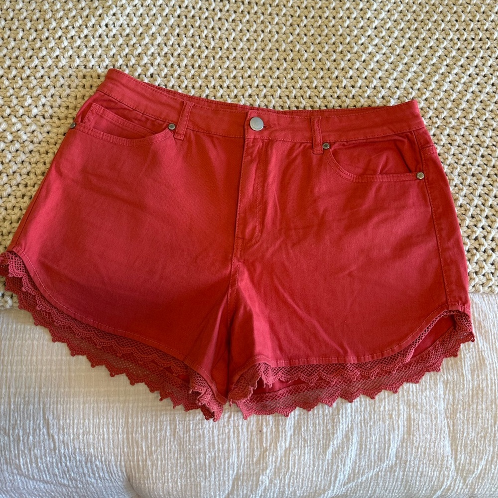 Red Tinseltown shorts
